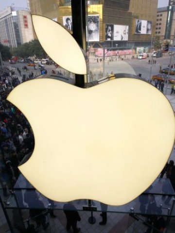 <p>
	Apple ще продължи пътя си нагоре, убедени са анализатори. <em>Снимка: Ройтерс</em></p>
