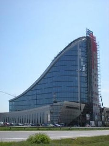 <p>
	БенчМарк Бизнес Център Снимка: БенчМарк Фонд Имоти АДСИЦ</p>
