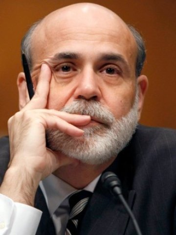 <p>
	Бен Бернанке се присъединява към хора на англосаксонските икономисти, които разкритикуват Германия за нейните високи търговски излишъци. <em>Снимка: Ройтерс</em></p>
