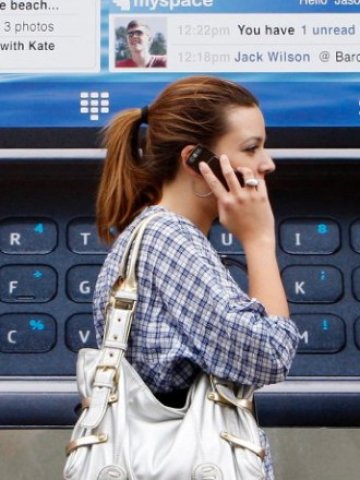 <p>
	Новите текстове в ЗЕС би трябвало да защитават по-добре потребителите. <em>Снимка</em>: Ройтерс</p>
