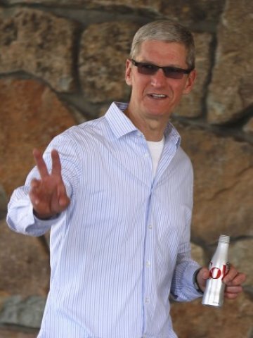 <p>
	Човекът начело на Apple - Тим Кук. <em>Снимка: Ройтерс</em></p>
