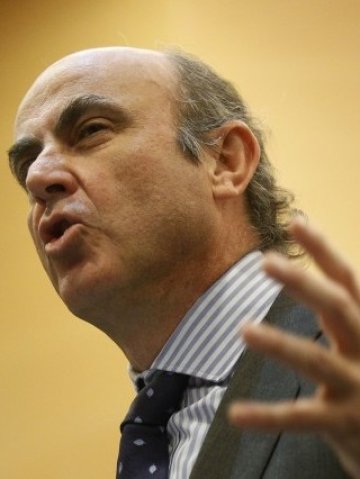 <p>
	Испанският министър на икономиката Луис де Гиндос. <em>Снимка: Ройтерс</em></p>

