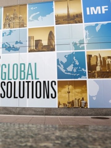 <p>
	Прогнозите на МВФ са по-скоро позитивни.&nbsp;<em>Снимка: Ройтерс</em></p>
