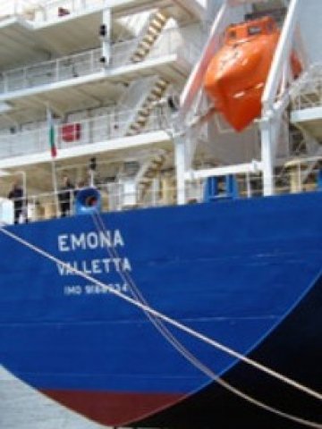 <p>
	Корабът Емона <em>Снимка: bulgariaholding.com</em></p>
