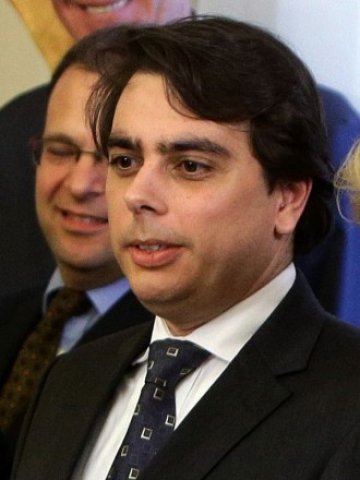 <p>
	Асен Василев. <em>Снимка: БТА</em></p>
