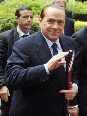 <p>
	Бившият италиански премиер бе осъден на 4 години затвор заради данъчни измами. <em>Снимка: Ройтерс</em></p>
