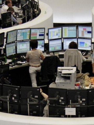 <p>
	Борсата във Франкфурт. <em>Снимка: Ройтерс</em></p>
