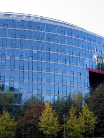<p>
	Офис сграда в Берлин. <em>Снимка: sxc.hu</em></p>
