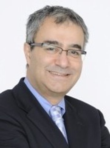 <p lang="bg-BG" style="margin-bottom: 0cm">
	Паникос Деметриадес, с<em>нимка: Централна банка на Кипър</em></p>
