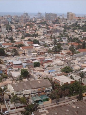 <p>
	Луанда. Сн<em>имка: Beth Balboni, лиценз: <a href="http://creativecommons.org/licenses/by/2.0/" target="_blank">Creative Commons</a></em></p>
