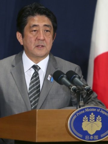 <p style="text-align: justify;">
	Премиерът на Япония Шиндзо Абе. <em>Снимка: Ройтерс</em></p>
