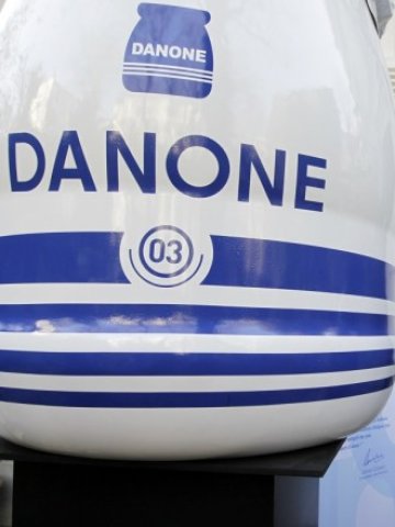 <p>
	Danone продава и производството си в Чехия и Португалия Снимка: <em>Ройтерс</em></p>
