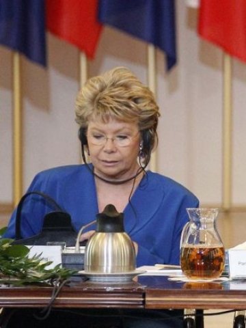 <p>
	Вивиан Рединг. <em>Снимка: Ройтерс</em></p>
