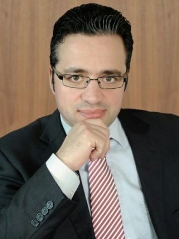 <p>
	<span style="color: rgb(102, 102, 102); font-family: Arial, non-serif; font-size: 13px;">Карел Крал. Снимка:&nbsp;</span><em style="color: rgb(102, 102, 102); font-family: Arial, non-serif; font-size: 13px;">ЧЕЗ България</em></p>
