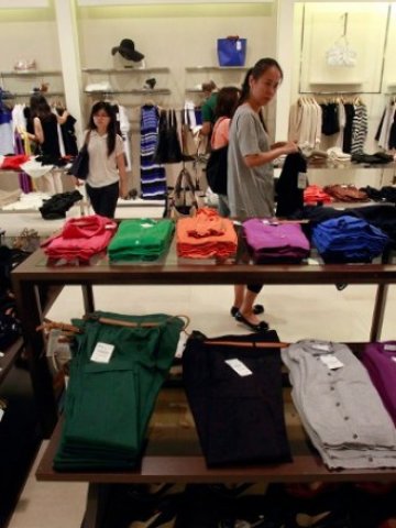 <p>
	Повече от 80% от всички решения за покупки се взимат от жените. <em>Снимка: Ройтерс</em></p>
