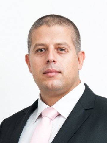 <p>
	Евгени Василев. <em>Снимка: Личен архив</em></p>
