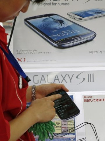 <p>
	Apple настоява за забрана на нови модели на Samsung. <em>Снимка: Ройтерс</em></p>
