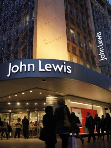 <p lang="bg-BG" style="margin-bottom: 0cm">
	Магазин на John Lewis, Оксфорд стрийт, Лондон. <em>Снимка: Ройтерс</em></p>

