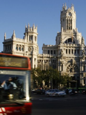 <p>
	Следващата планирана продажба на правителствени облигации в Мадрид ще се проведе на 4 април.<em> Снимка: Ройтерс</em></p>
