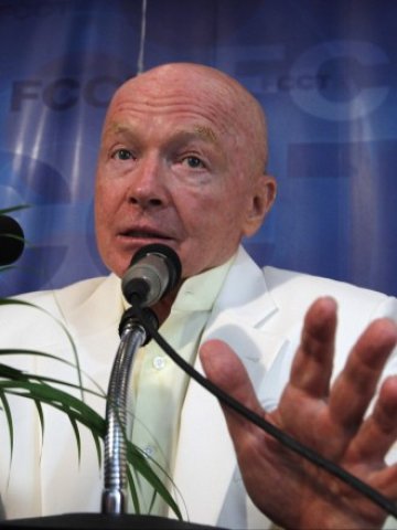 <p>
	<em>Марк Мобиус, председател на Templeton Emerging Markets Group. Снимка: Ройтерс</em></p>
