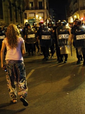 <p lang="bg-BG" style="margin-bottom: 0cm">
	<em>Протест срещу мерките за бюджетни икономии в Мадрид, 20 юли 2012 г. Снимка: Ройтерс</em></p>
