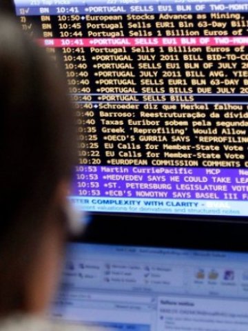 <p>
	И от пазарите се чуват призиви към ЕЦБ да намали основния лихвен процент.<em><strong> </strong>Снимка: Ройтерс &nbsp;</em></p>
