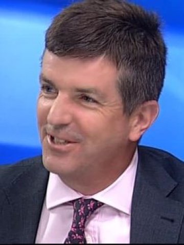 <p>
	Гордън Кеър, Снимка: Boom&amp;Bust</p>
