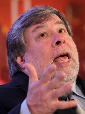 Возняк: Apple трябва да продължи да задава стандартите