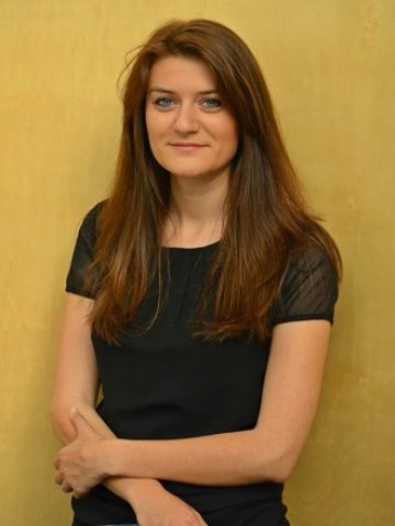 Елена Кирилова, модератор