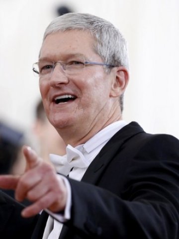<p>
	Главният изпълнителен директор на Apple Тим Кук. <em>Снимка: Ройтерс</em></p>
