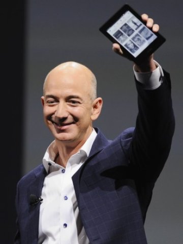 <p>
	Изпълнителният директор на Amazon. <em>Снимка: Ройтерс</em></p>
