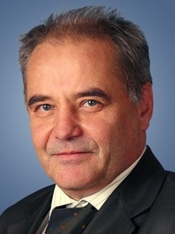 <p>
	Доц. Олег Димов, зам.-декан на ФСФ към УНСС. <em>Снимка: Крестън БулМар </em></p>
