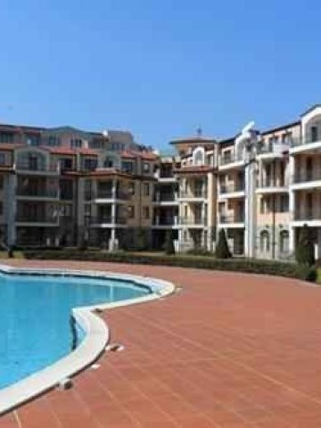 <p>
	Ваканционен комплекс в Слънчев бряг. <em>Изображение: TheMoveChannel</em></p>
