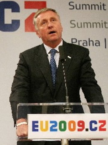 <p>
	Мирек Тополанек. Снимка: <em>ЕК</em></p>
