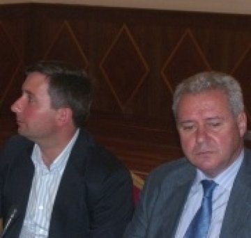 Иво Прокопиев и Евгени Иванов. Снимка: Investor.bg