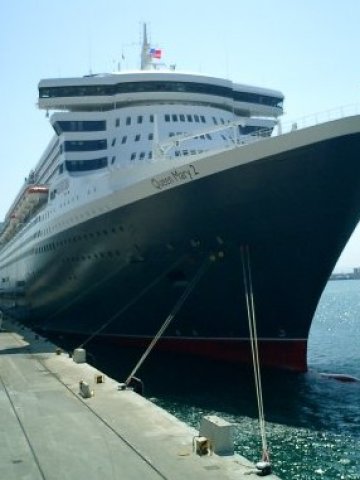 <p>Корабът &quot;Кралица Мери 2&quot; ще се срещне тази година в Сидни с другата &quot;кралица&quot; на Cunard Line - &quot;Кралица Елизабет&quot;. <i>Снимка: piqs Лицнз: </i><a target="_blank" href="http://creativecommons.org/licenses/by/2.0/"><i>Creativ