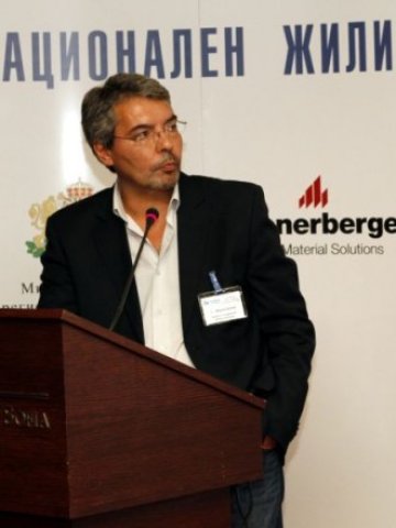 <p>
	Минчо Бенов. <em>Снимка: Личен архив</em></p>
