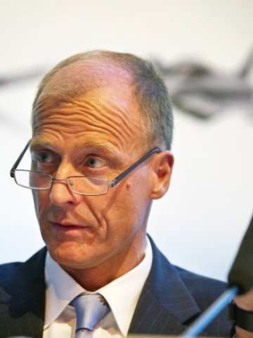 <p>
	Изпълнителният директор на EADS Том Ендерс. <em>Снимка: Ройтерс</em></p>
