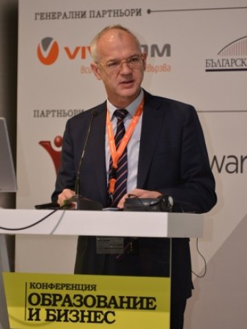 <p>
	Васил Велев. Снимка: Investor.bg</p>
