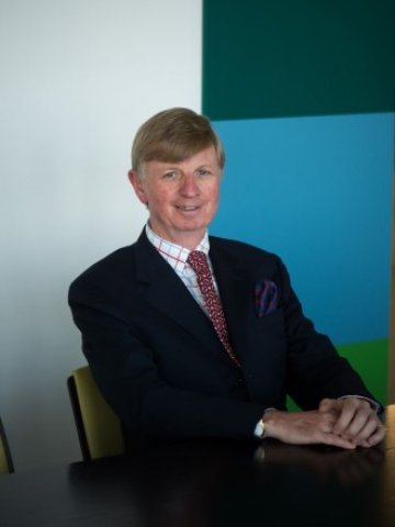 <p>
	&nbsp;Джулиан Едуардс:&nbsp;Много от недвижимите имоти в България са в лошо състояние, повечето от тях са изградени от неопитни строители<em>. Снимка: личен архив</em></p>
