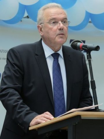 <p>
	Европейският комисар Невен Мимица открива информационната кампания за правата на потребителите.<em> Снимка: БТА</em></p>
