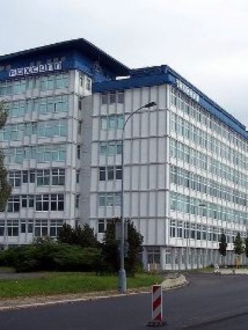 <p>Фабриката на Foxconn в Чехия, където компанията е вторият по големина износител. <i>Снимка: Nadkachna, </i><a href="http://en.wikipedia.org/wiki/en:GNU_Free_Documentation_License" target="_blank"><i>GNU Free Documentation License</i></a></p>