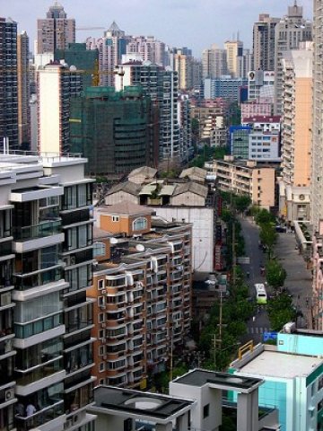 <p>
	<em>Шанхай, снимка:&nbsp;&nbsp;phogel. Лиценз: <strong><a href="http://labs.creativecommons.org/demos/search" target="_blank">Creative Commons</a></strong></em></p>
