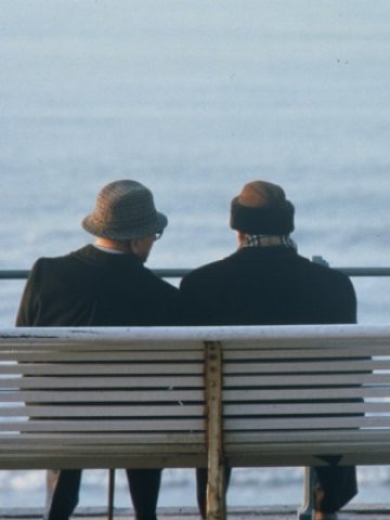 <p>
	Пенсионерите очакват увеличение на пенсиите през 2014 година. <em>Снимка: ЕК</em></p>
