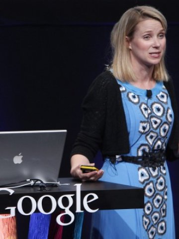 <p>
	Мариса Майер заменя работното си място в Google с това на главен изпълнителен директор в Yahoo.<em> Снимка: Ройтерс</em></p>
