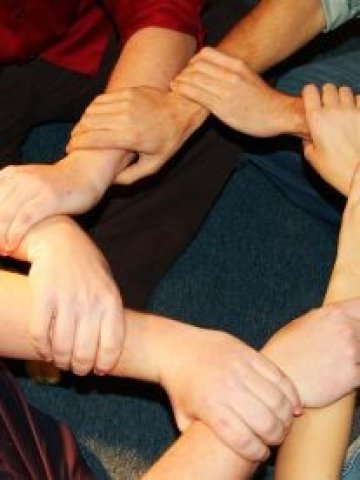 Колкото по-популярен е човек, толкова по-голяма е вероятността да е носител на грипен вирус. Снимка: sxc.hu