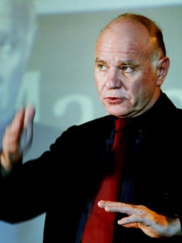 <p>
	<em>Нашумялият с &bdquo;мечите&ldquo; си възгледи инвеститор Марк Фабер. Снимка: Ройтерс</em></p>
