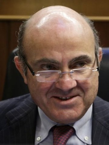 <p>
	Испанският икономически министър Луис де Гиндос. <em>Снимка: Ройтерс</em></p>
