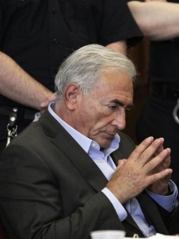 <p>
	<em><span lang="bg-BG">Бившият директор на Международния валутен фонд (МВФ) Доминик Строс-Кан. Снимка: Ройтерс</span></em></p>
