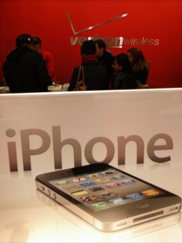 <p>
	Verizon отчита ръст преди всичко заради високото търсене на смартфони. <em>Снимка: Ройтерс</em></p>
